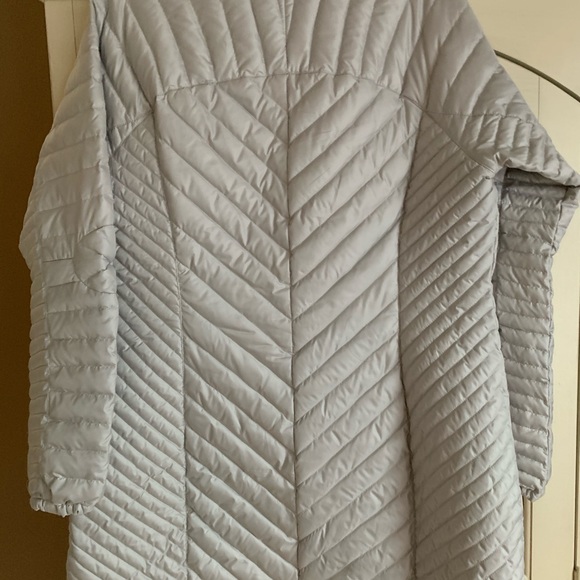 New Eddie Bauer Down Coat - Picture 3 of 6